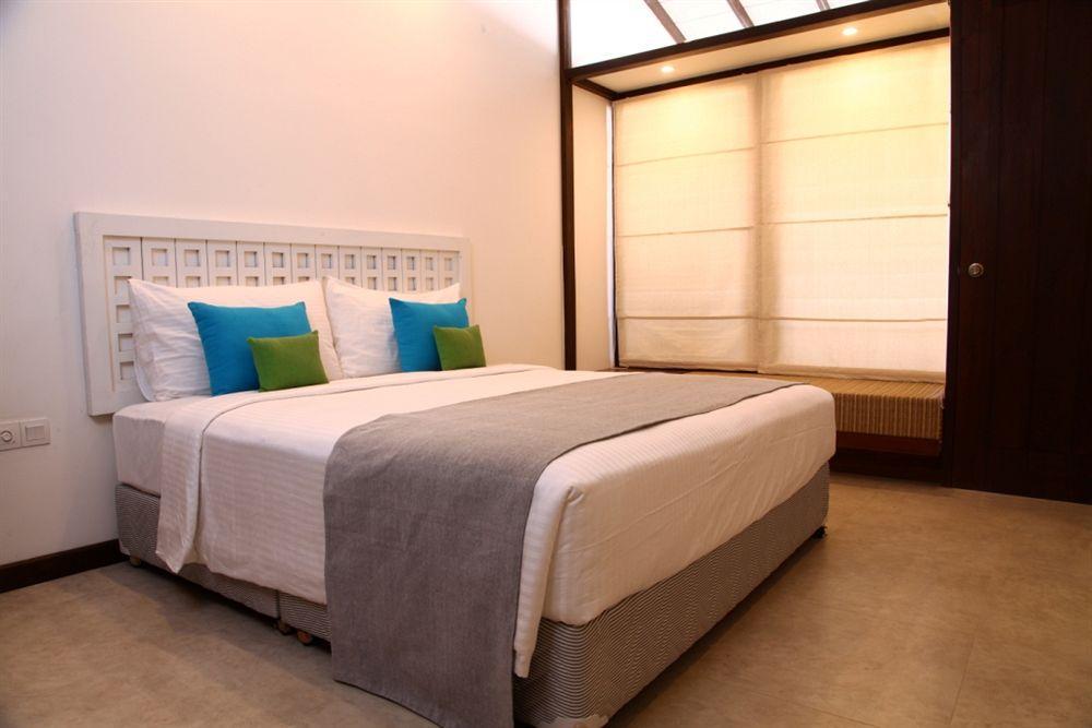 Blue Oceanic Beach Hotel نيجومبو المظهر الخارجي الصورة